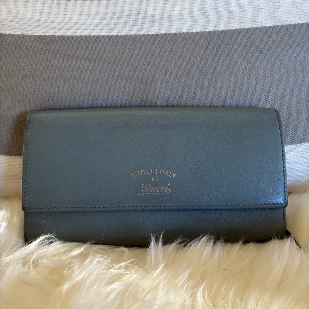 RARE Gucci Blue Leather Continental Wallet with Gold Stamp - Authentic - Picture 12 of 12